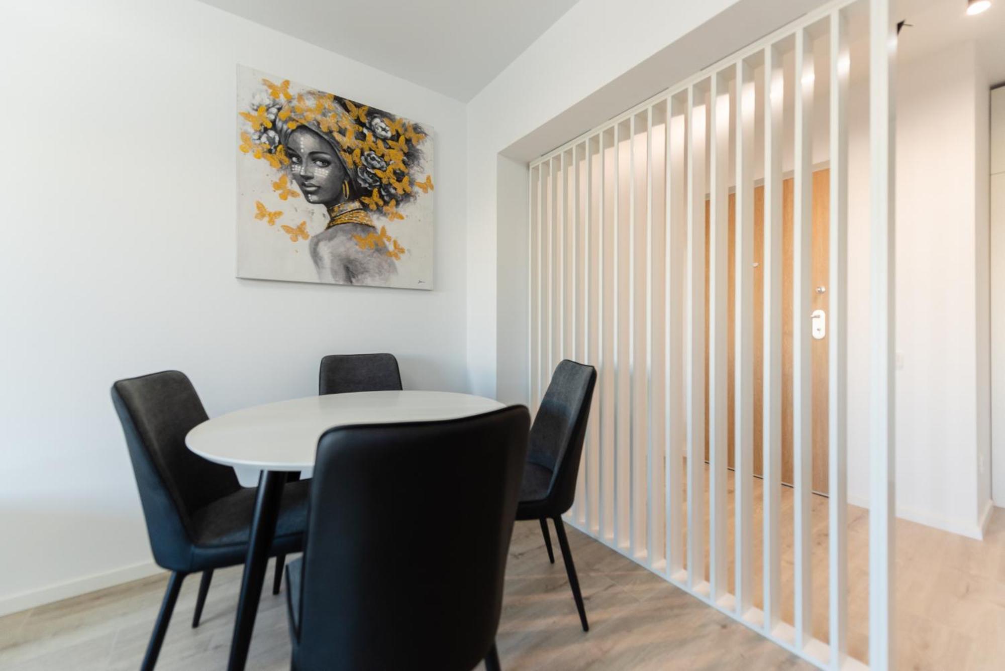 Vanda - Park-View Apartment With Private Balcony Bucharest Exterior photo